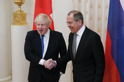Stop Meddling in Foreign Elections, UK's Johnson Tells Russian Hosts