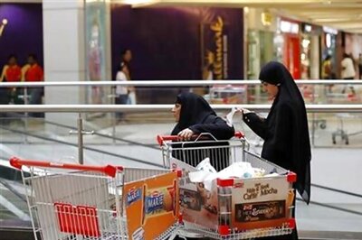 India's shopping malls lose bustle as economy cools