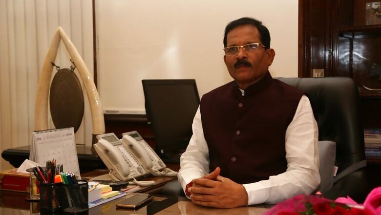 Minister Says India Will Soon Cure COVID-19 Patients with Ayurvedic Treatment
