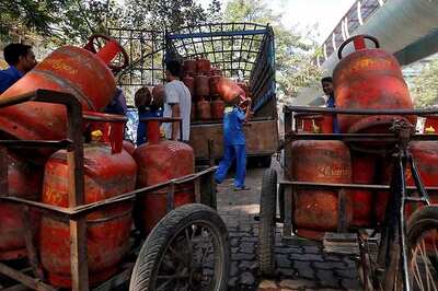 Subsidised LPG Price Cut by Rs 6.5 While Market Price LPG Cut by Rs 133