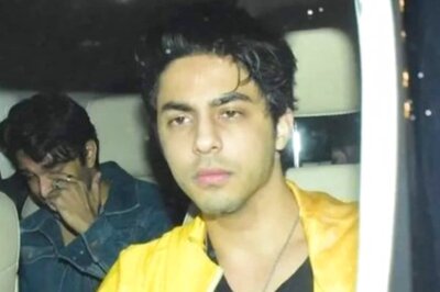 Aryan Khan Parties With Friends in Dubai on New Year; Shah Rukh Khan Chills With Family in Alibaug