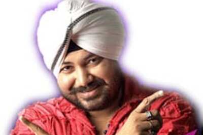 Daler Mehndi detained by I-T officials