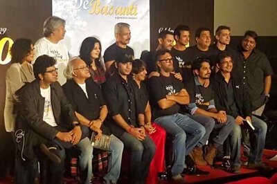 Watch: This video of Aamir Khan dancing on 'Paathshaala..' recreates the magic of 'Rang De Basanti' after 10 years