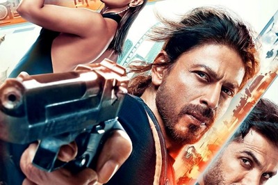 Protest Against Pathaan In Ahmedabad, Fringe Groups Tear Down SRK and Deepika Padukone's Posters