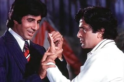 You Are Made For Better Things: When Shashi Kapoor Pulled Big B Out of an 'Extra' Role
