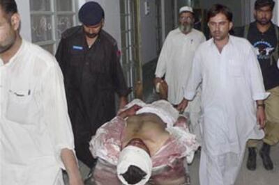 Pakistan suicide bombing kills 17 police recruits