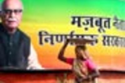 BJP manifesto for 'middle' ground | What's Cong offering