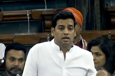 WATCH | Shiv Sena MP Recites Hanuman Chalisa in Lok Sabha, Slams Uddhav Sena Over Alliance With Cong