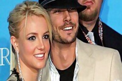 Stay away from Britney, Federline warns Paris