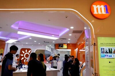 Singapore Telco M1 Rises; Top Shareholders Look to Sell Stakes