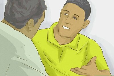 How to Hypnotize Someone With the Magnetic Hands Technique