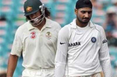 Hayden calls Harbhajan 'obnoxious little weed'