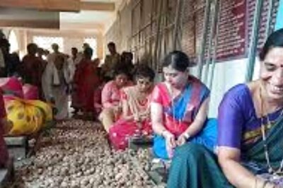 In North Karnataka’s Swarnavalli, Huge Footfall At Nut Shelling Competition