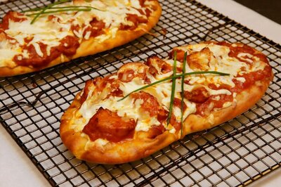 Enjoy The Flavour of India With Nan Pizza