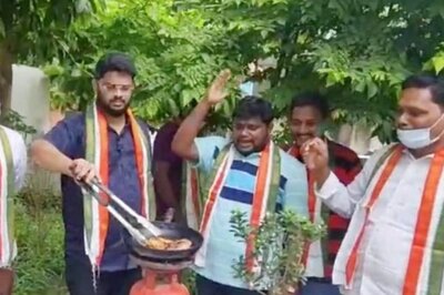 News18 Afternoon Digest: Andhra Cong Worker Cooks Up a Storm to Protest Blocking of RaGa Account; 1.6 Cr Indians Have Missed Their 2nd Dose & Other Stories