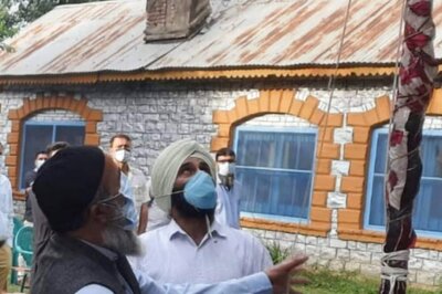 Father of Slain Militant Burhan Wani Hoists National Flag in Pulwama on Independence Day