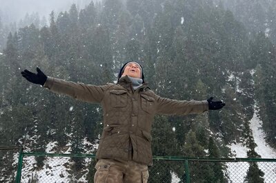 A Sneak Peek into Sachin Tendulkar's 'First Snowfall' During Family Trip to Kashmir